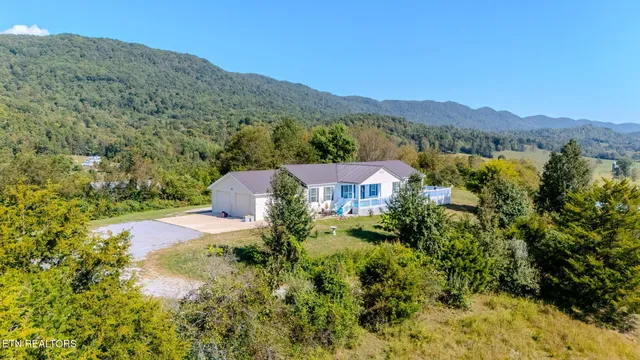 $724,900 | 289 Carr Gap Road, Speedwell, TN 37870