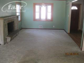 6162 Fenton Road Flint, MI 48507 - Photo 9 of 14 20132381-8.JPG
