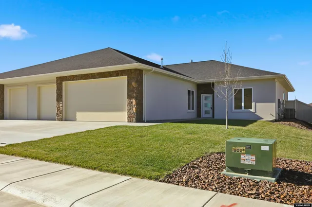 $635,000 | 2962 Palmer Drive, Casper, WY 82601