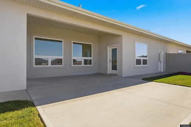 $635,000 | 2962 Palmer Drive, Casper, WY 82601
