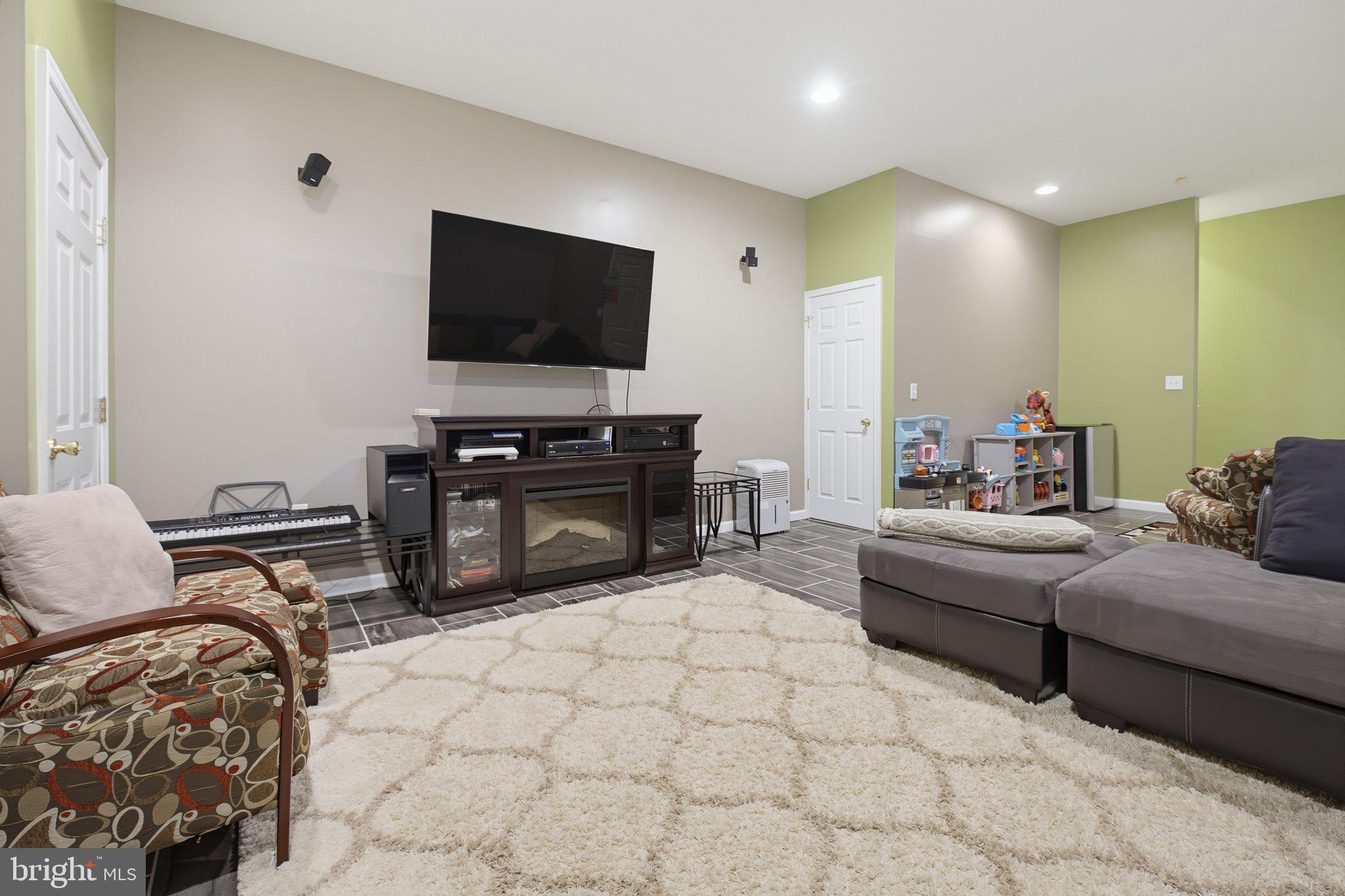 492 Harmon Road Philadelphia, PA 19128 - Photo 28 of 36