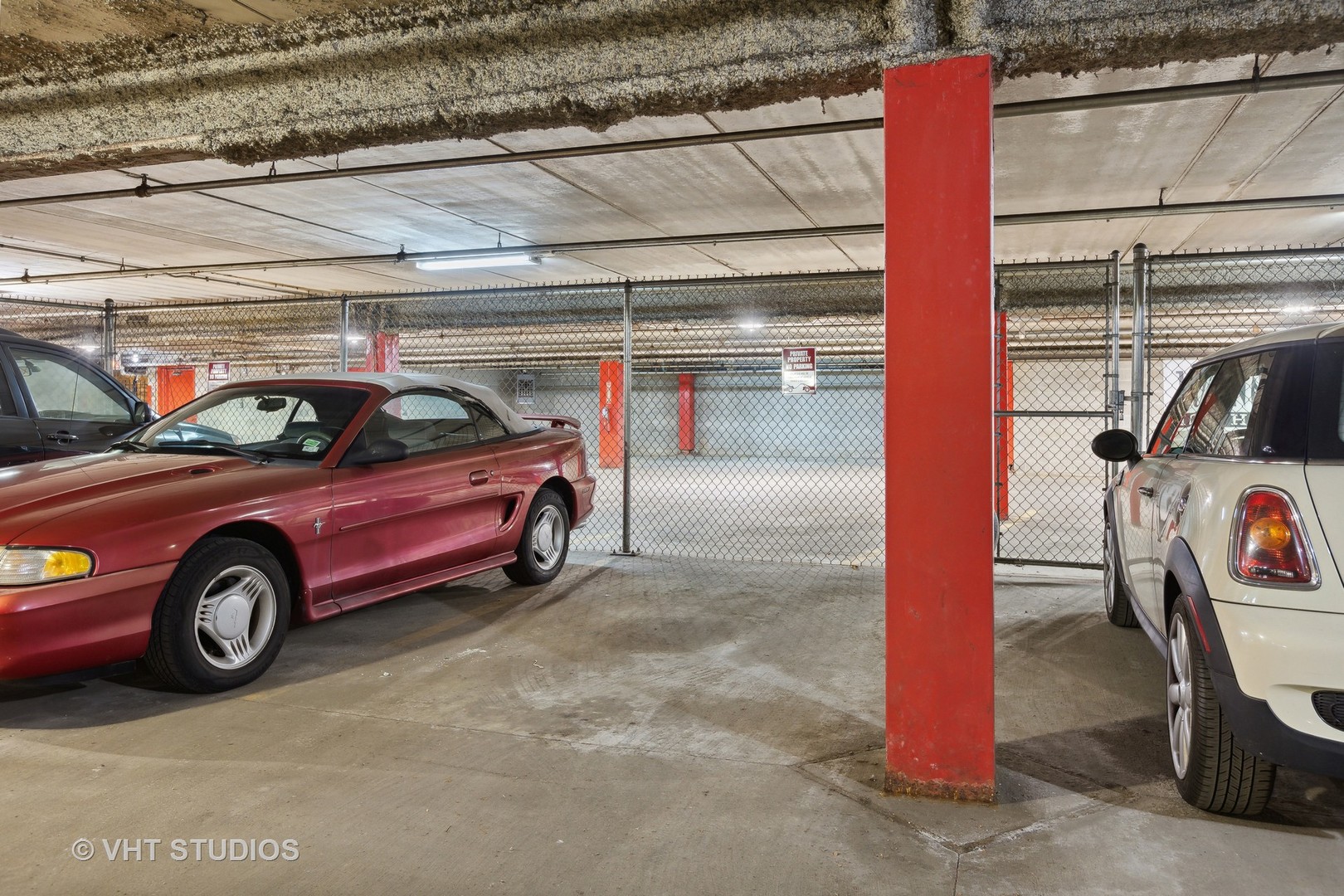 17 North Loomis Street, Unit 1J Chicago, IL 60607 - Photo 27 of 30 a view of a car garage