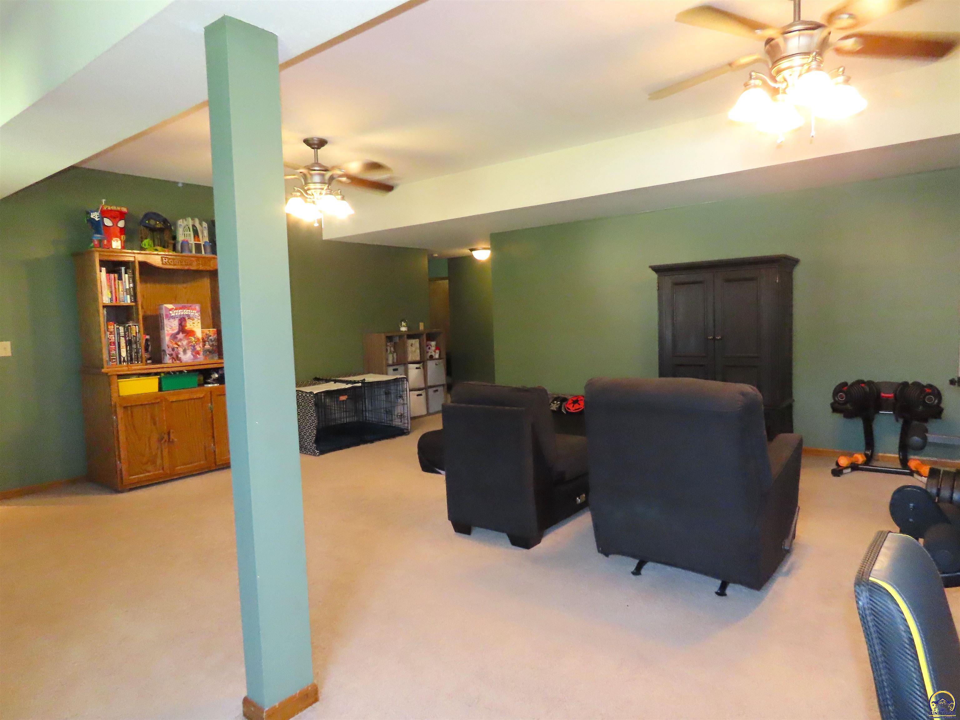 3909 Northwest Fielding Terrace Topeka, KS 66618 - Photo 22 of 33