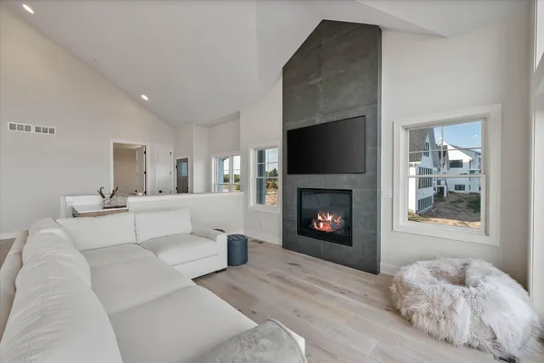 $1,450,000 | 1082 Seanma Wynd, Port Washington, WI 53074