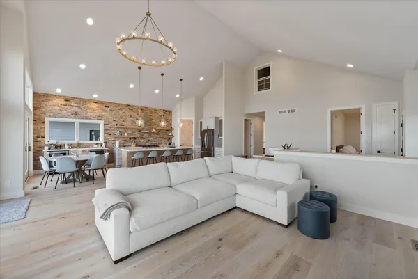 $1,390,000 | 1082 Seanma Wynd, Port Washington, WI 53074