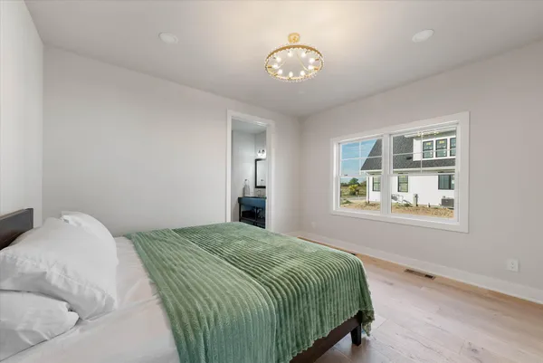 $1,390,000 | 1082 Seanma Wynd, Port Washington, WI 53074