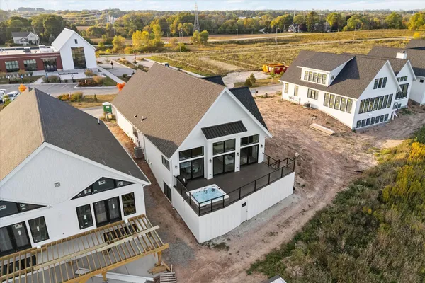 $1,450,000 | 1082 Seanma Wynd, Port Washington, WI 53074