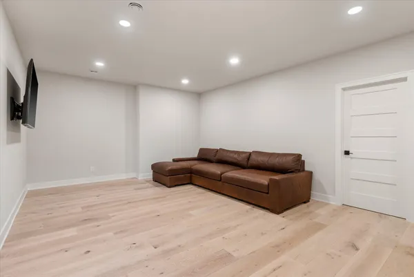 $1,390,000 | 1082 Seanma Wynd, Port Washington, WI 53074