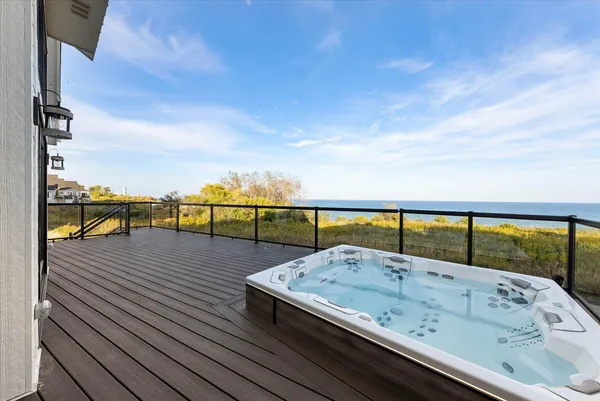 $1,390,000 | 1082 Seanma Wynd, Port Washington, WI 53074