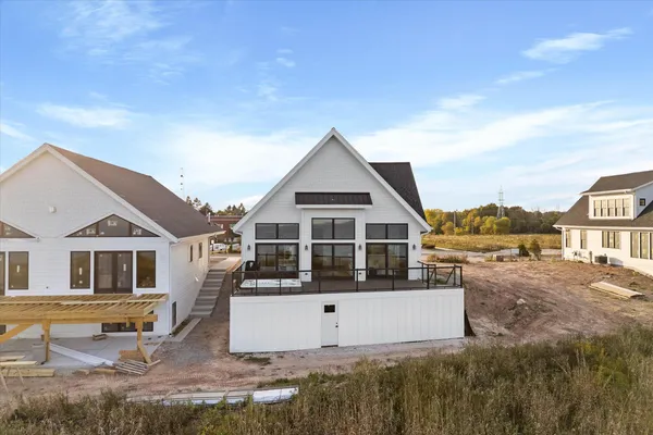 $1,390,000 | 1082 Seanma Wynd, Port Washington, WI 53074