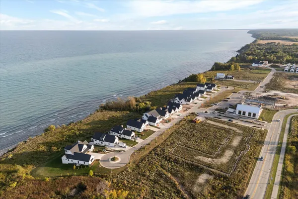 $1,450,000 | 1082 Seanma Wynd, Port Washington, WI 53074