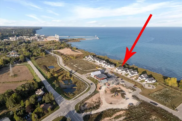 $1,390,000 | 1082 Seanma Wynd, Port Washington, WI 53074