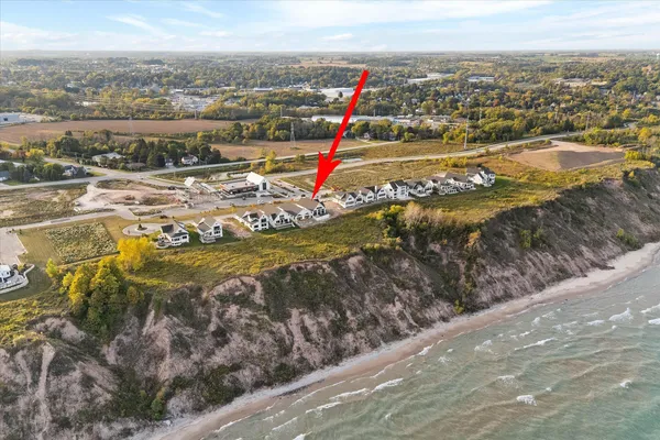 $1,390,000 | 1082 Seanma Wynd, Port Washington, WI 53074