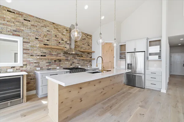 $1,390,000 | 1082 Seanma Wynd, Port Washington, WI 53074