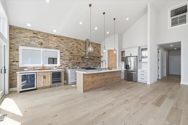 $1,390,000 | 1082 Seanma Wynd, Port Washington, WI 53074