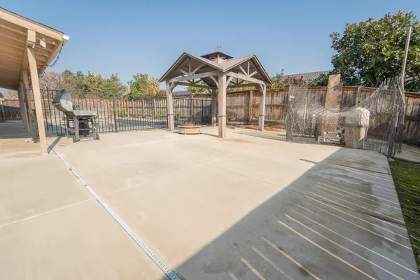 a view of a house with a outdoor space