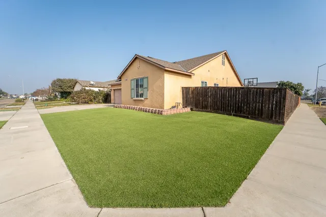 $465,000 | 900 Heather Avenue, Dinuba, CA 93618