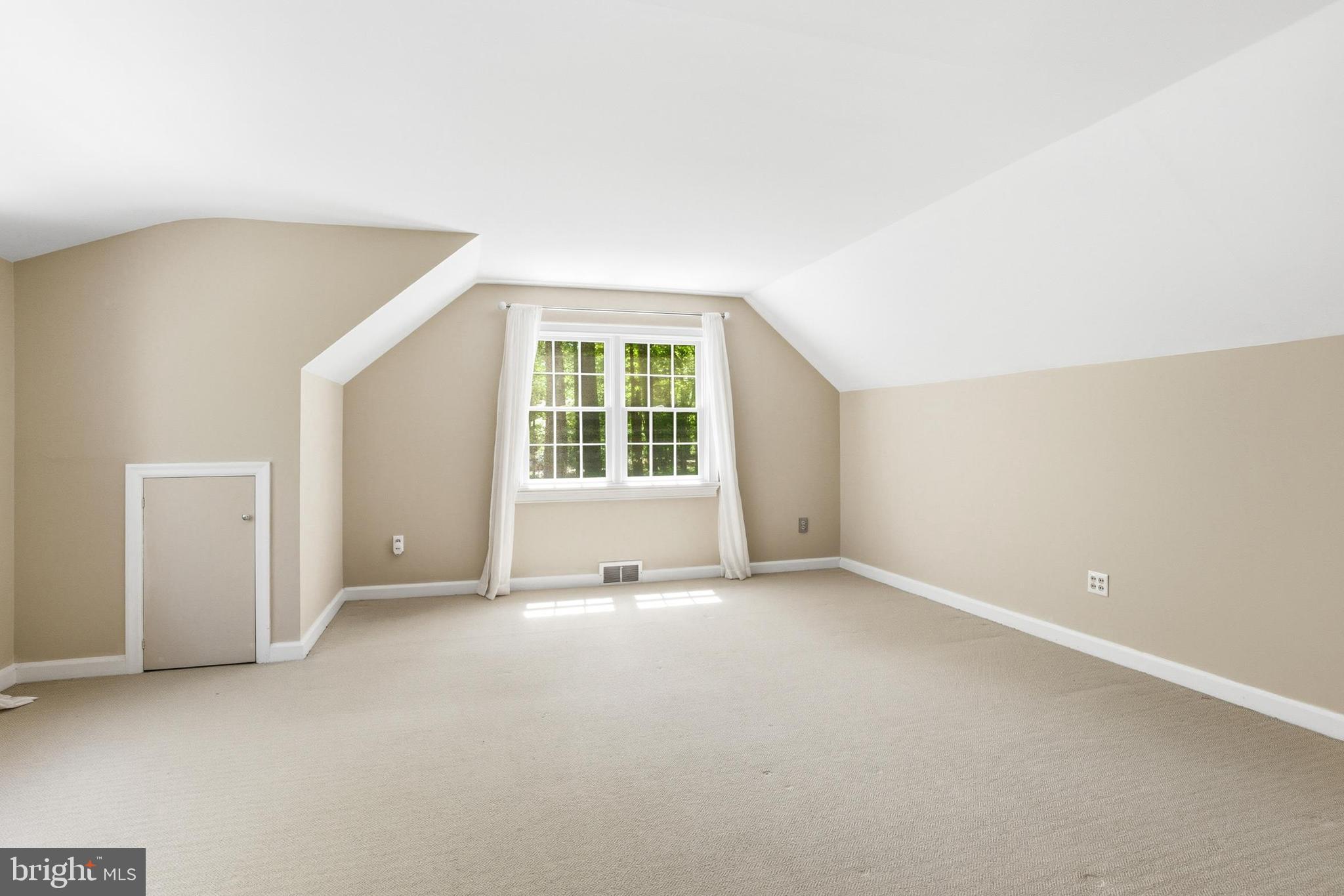 4511 Province Line Road Princeton, NJ 08540 - Photo 17 of 34 an empty room with windows