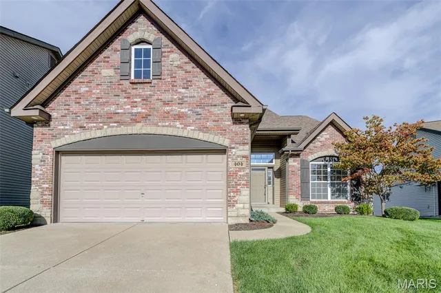 $375,000 | 404 Kaliedoscope Lane, St. Peters, MO 63376