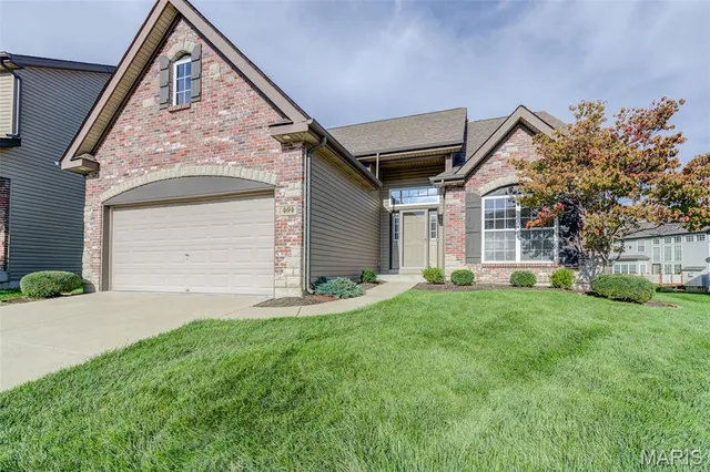 $375,000 | 404 Kaliedoscope Lane, St. Peters, MO 63376