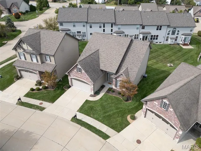 $375,000 | 404 Kaliedoscope Lane, St. Peters, MO 63376