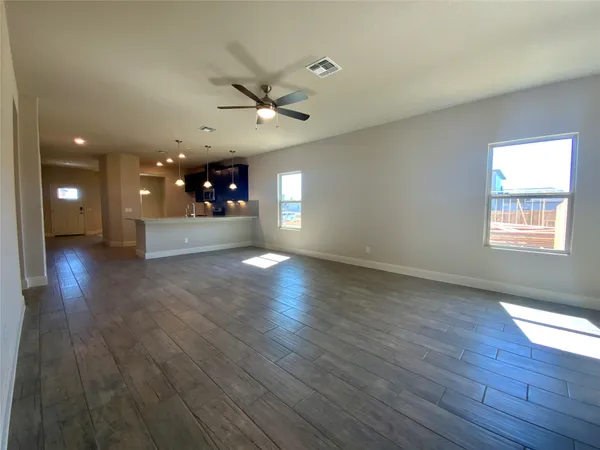 $1,900 | 716 Red Barn Bend, New Braunfels, TX 78130