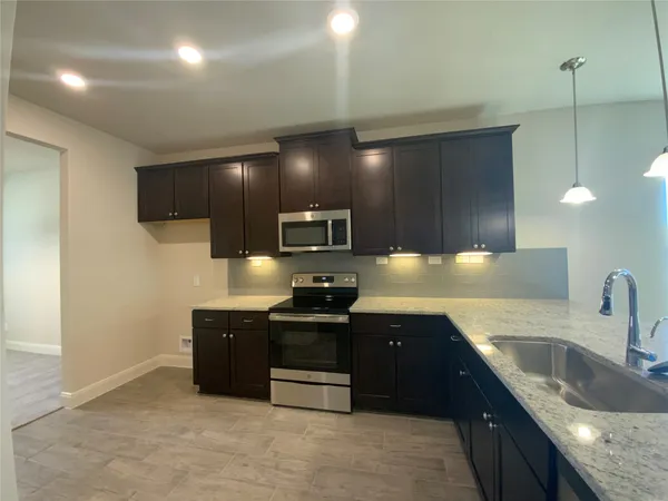 $1,900 | 716 Red Barn Bend, New Braunfels, TX 78130