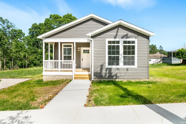 $309,900 | 2517 South Banta Avenue, Bloomington, IN 47403