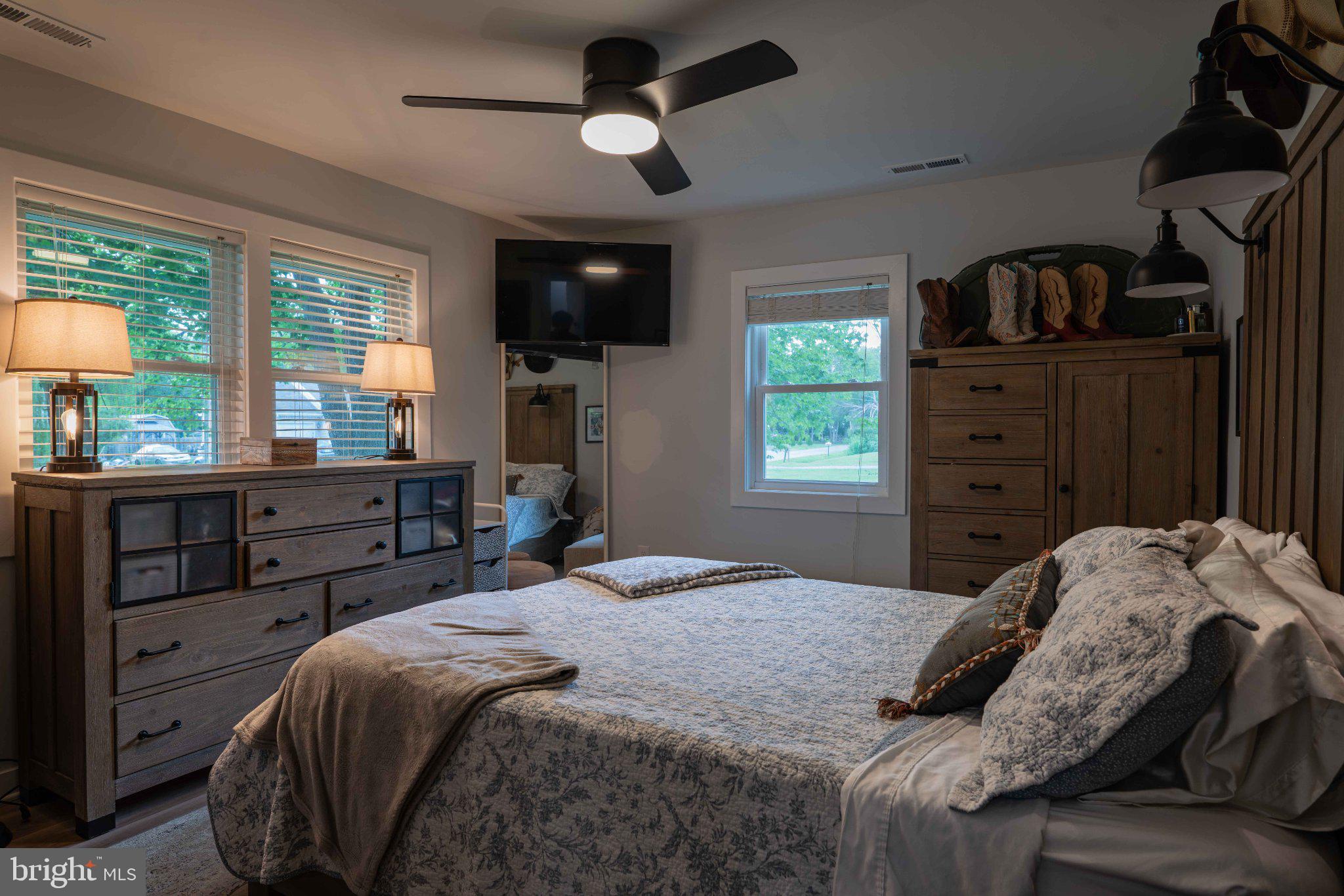 301 North Duey Road Remington, VA 22734 - Photo 16 of 36 Serene bedroom with natural light.