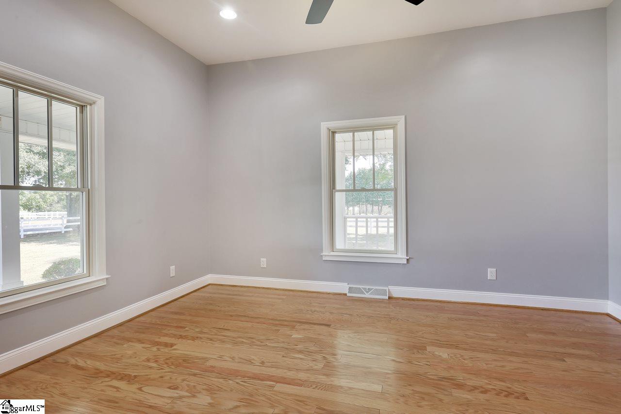 509 Jenkins Bridge Road Simpsonville, SC 29680 - Photo 18 of 36