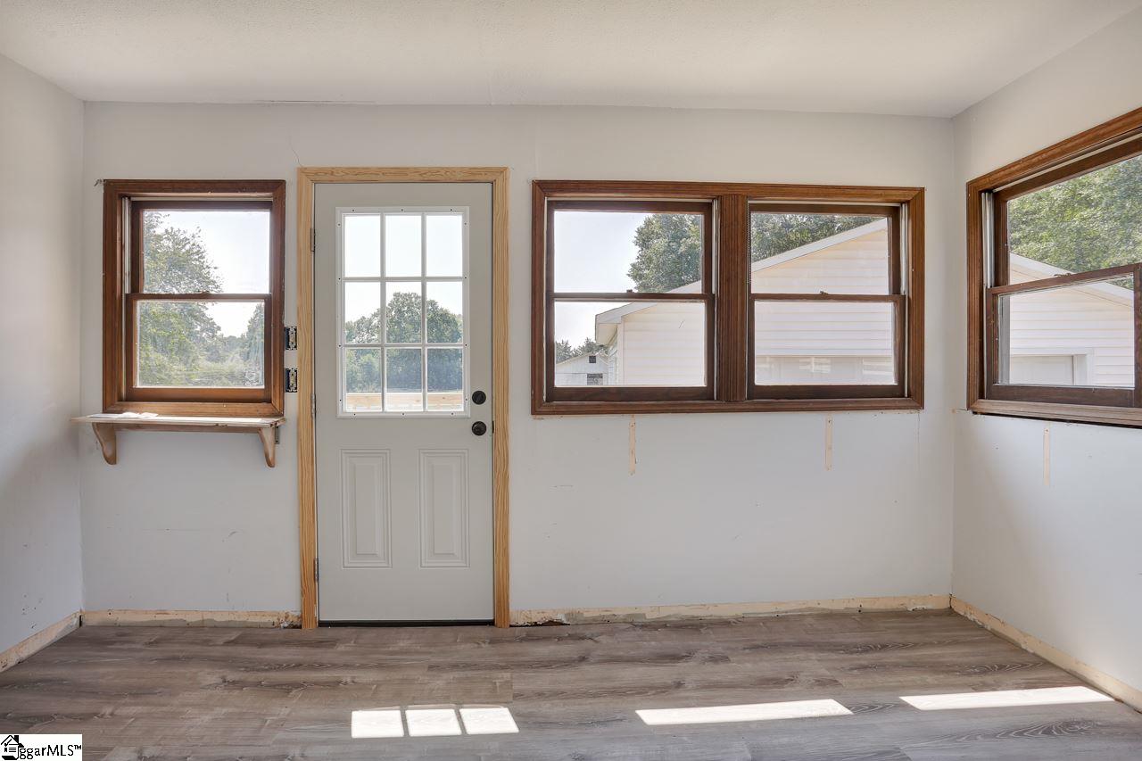 509 Jenkins Bridge Road Simpsonville, SC 29680 - Photo 29 of 36
