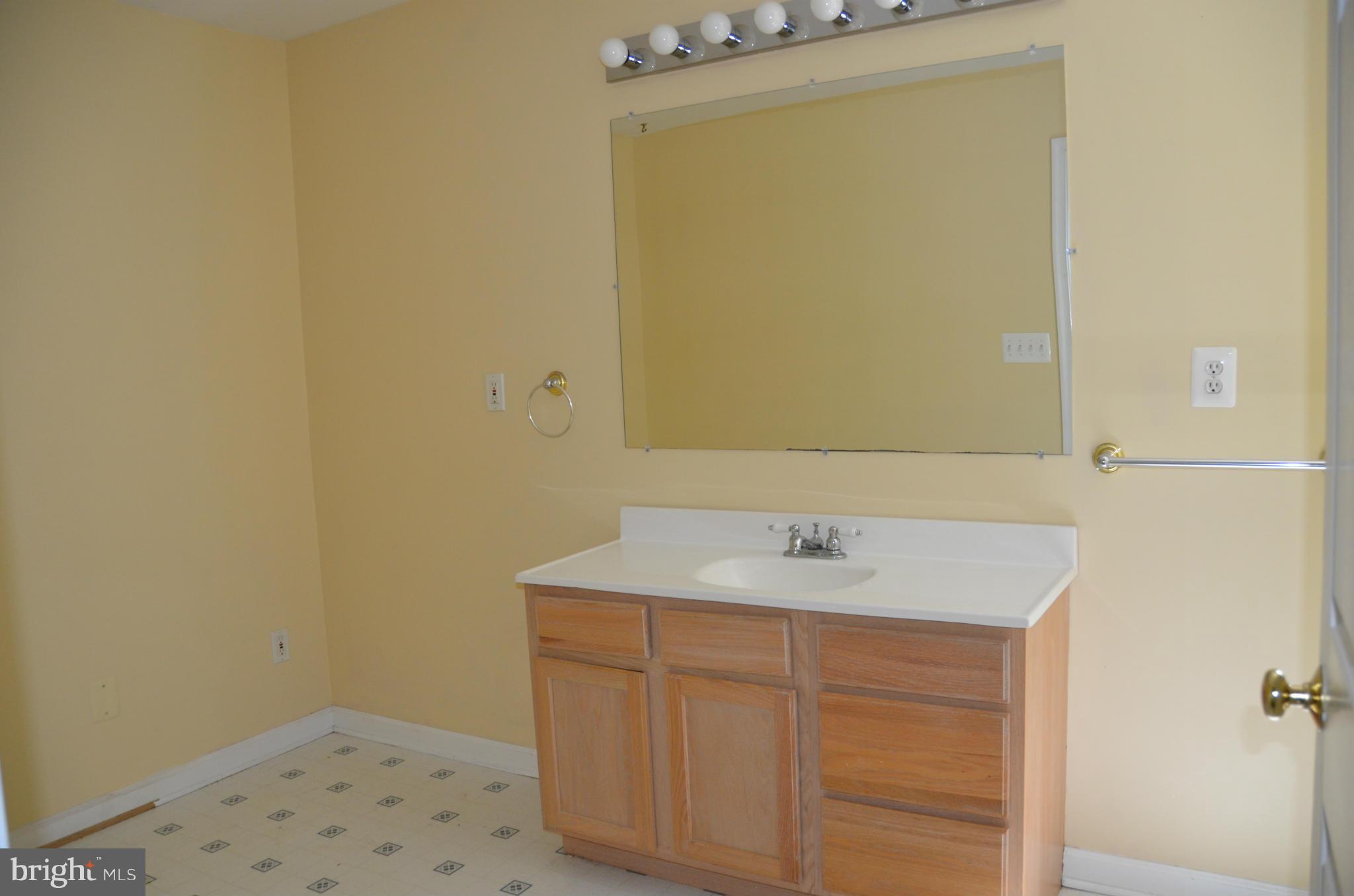 24364 Eleys Ford Road Lignum, VA 22726 - Photo 12 of 15 Bath