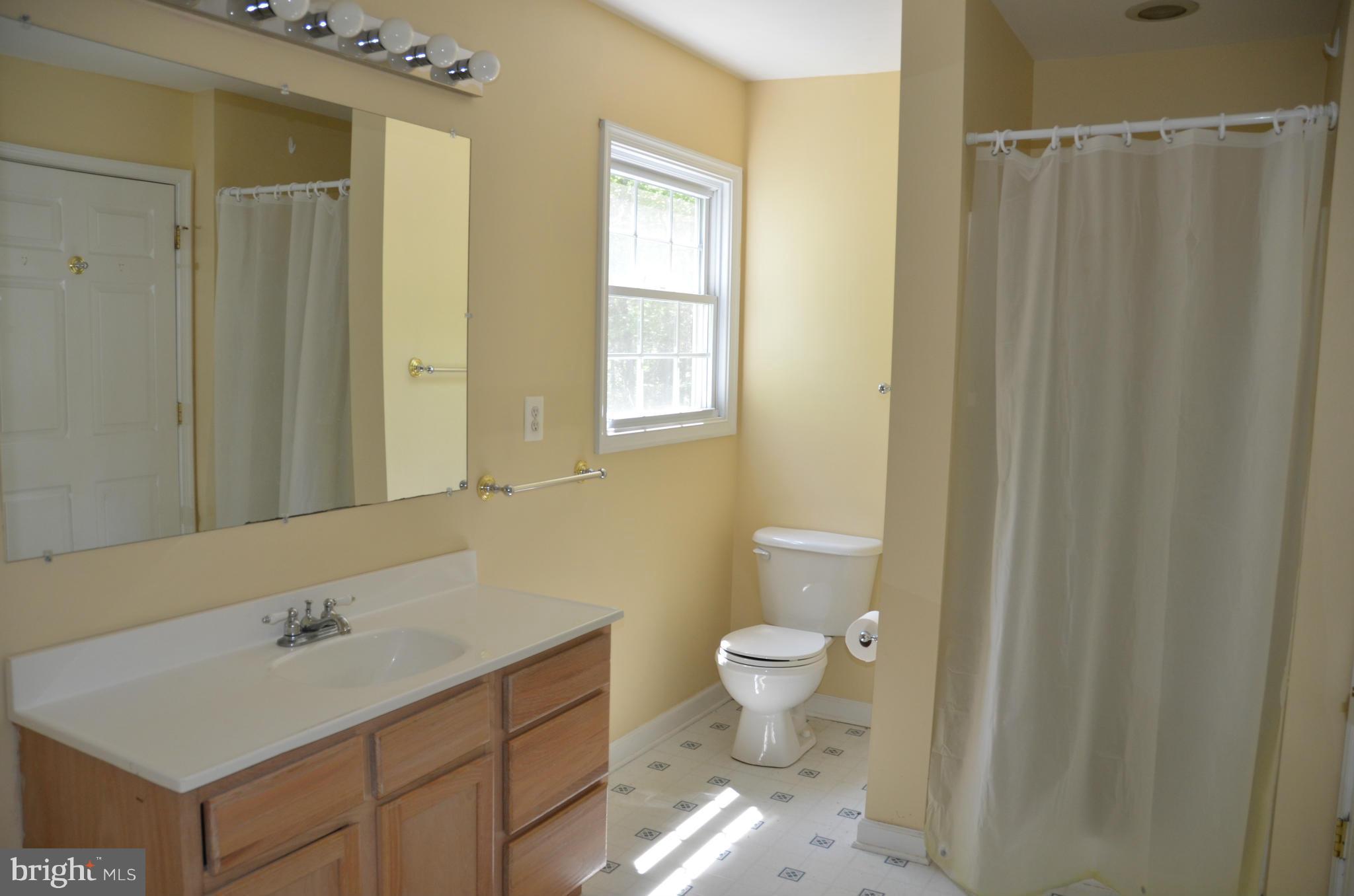 24364 Eleys Ford Road Lignum, VA 22726 - Photo 13 of 15 Bath