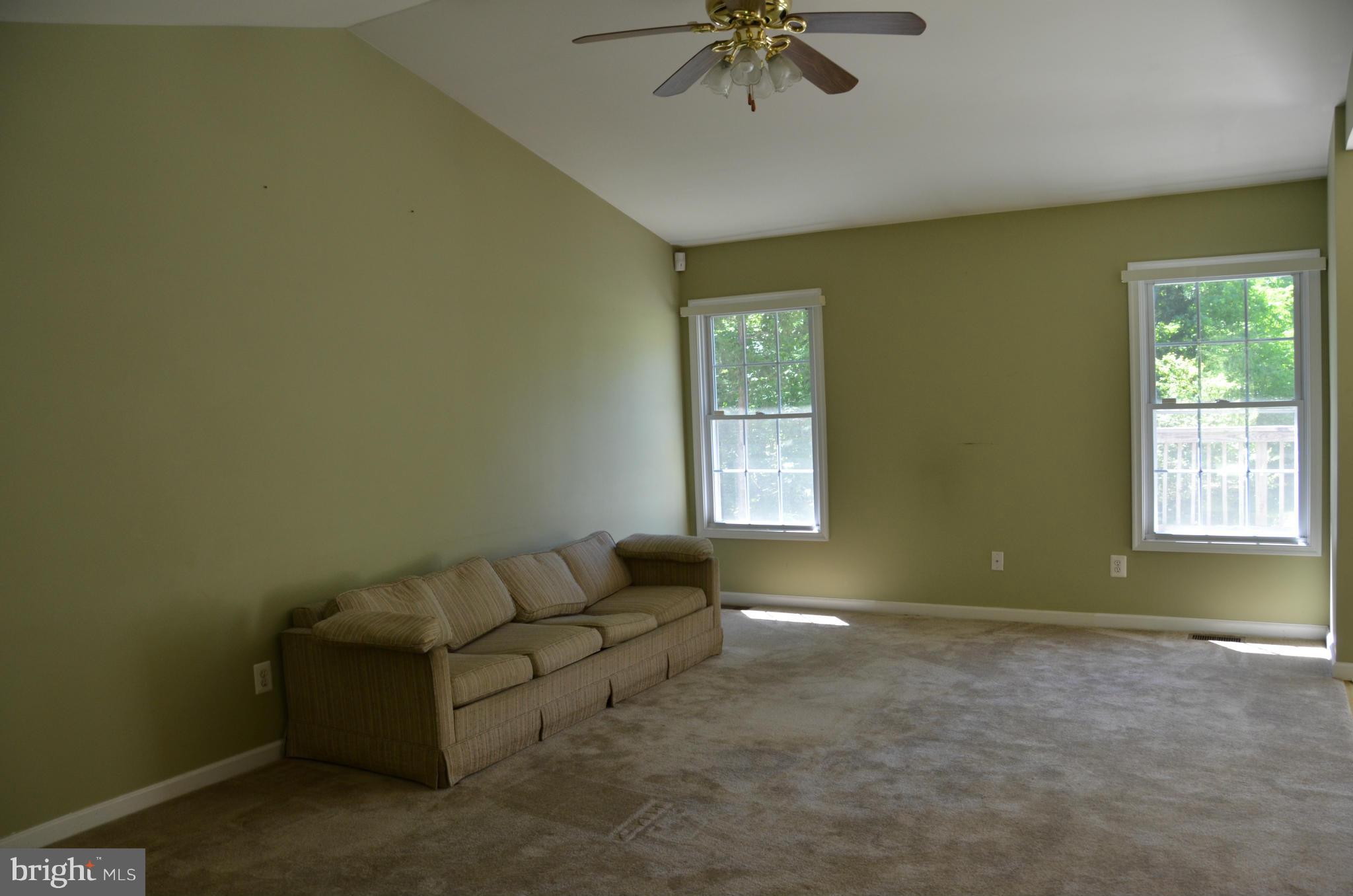 24364 Eleys Ford Road Lignum, VA 22726 - Photo 7 of 15 Living Room vaulted ceiling