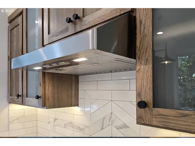 $737,557 | 3442 River Heights Drive, Springfield, OR 97477