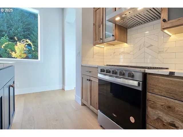 $737,557 | 3442 River Heights Drive, Springfield, OR 97477