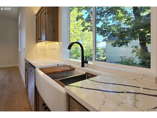 $737,557 | 3442 River Heights Drive, Springfield, OR 97477