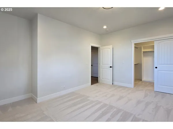 $737,557 | 3442 River Heights Drive, Springfield, OR 97477