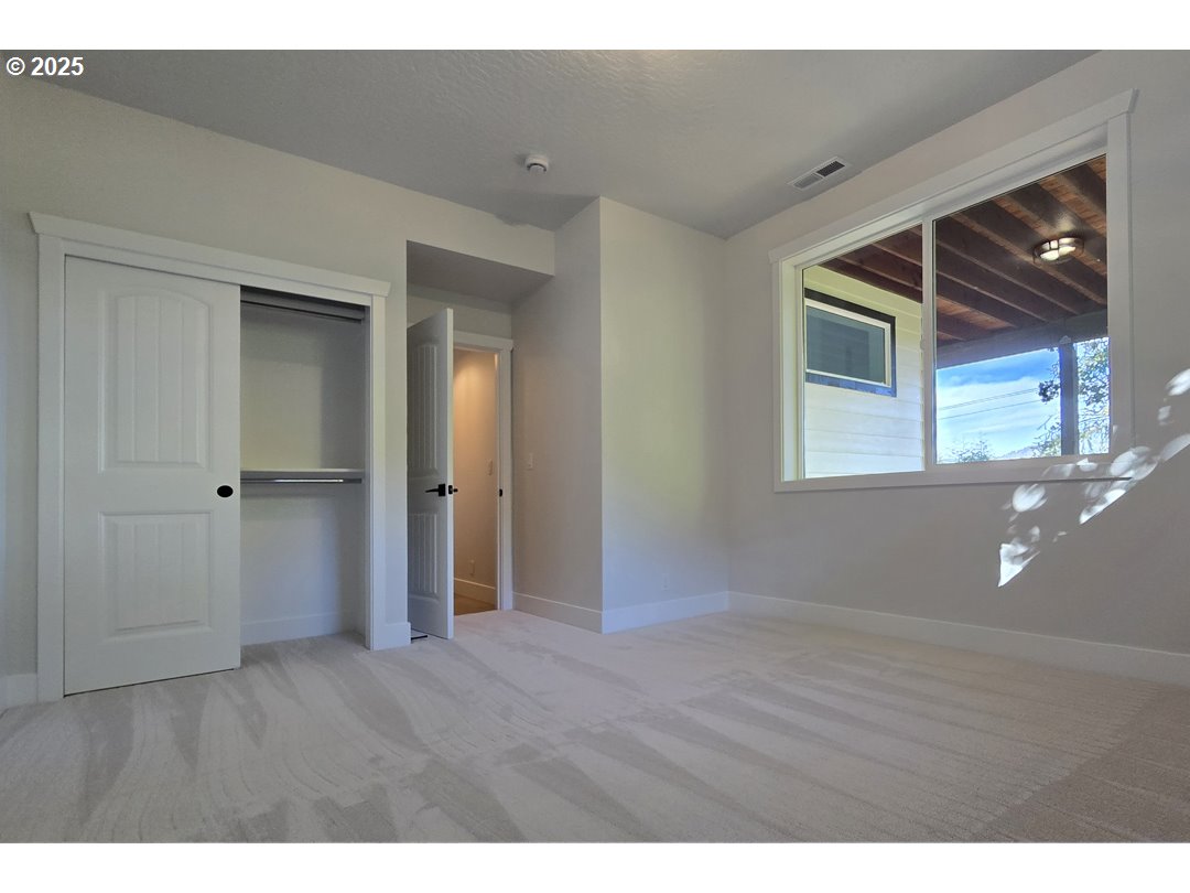 3442 River Heights Drive Springfield, OR 97477 - Photo 32 of 44