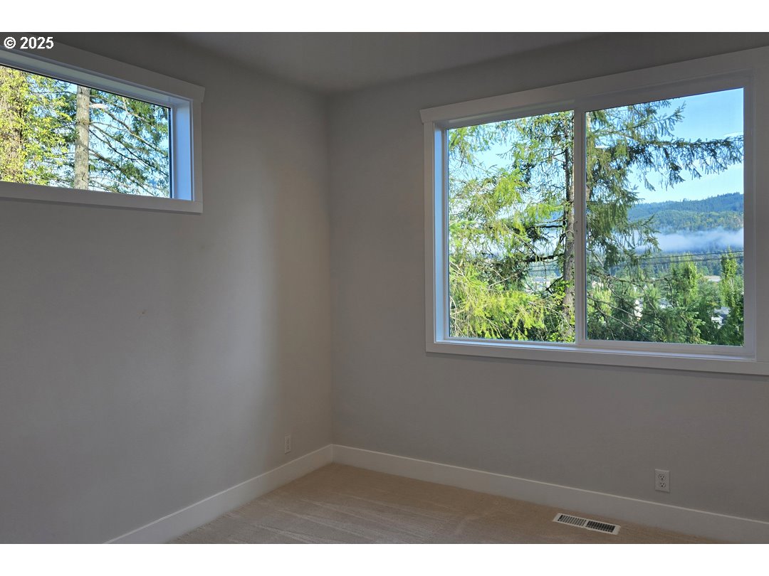 3442 River Heights Drive Springfield, OR 97477 - Photo 37 of 44