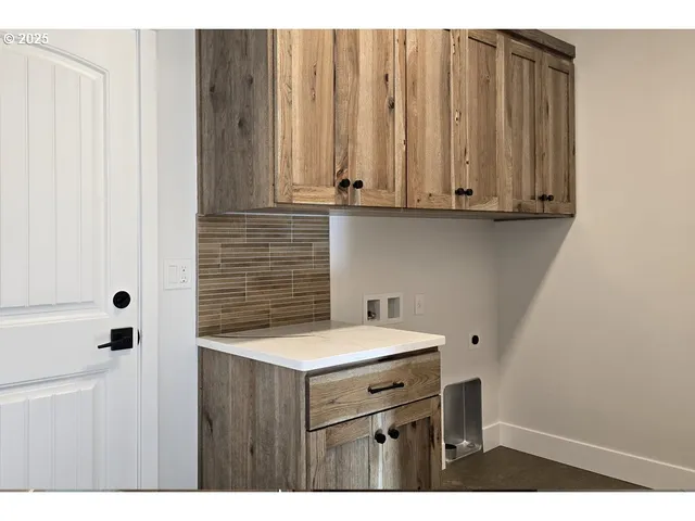 $737,557 | 3442 River Heights Drive, Springfield, OR 97477