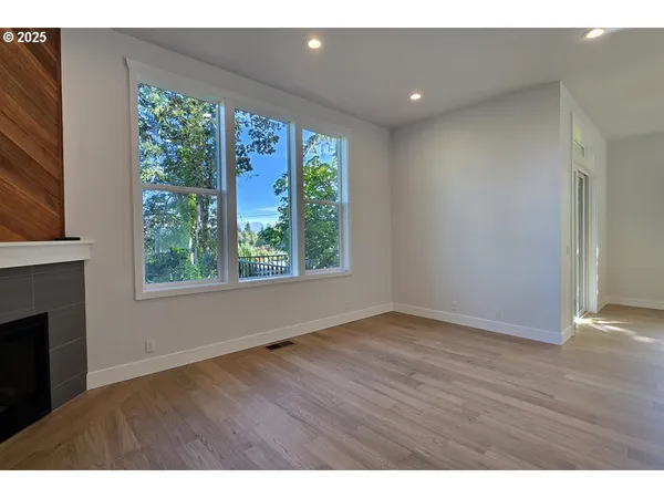 $737,557 | 3442 River Heights Drive, Springfield, OR 97477