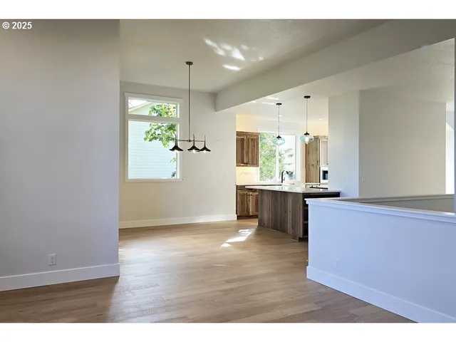 $737,557 | 3442 River Heights Drive, Springfield, OR 97477