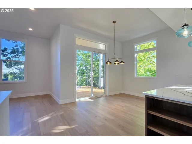 $737,557 | 3442 River Heights Drive, Springfield, OR 97477