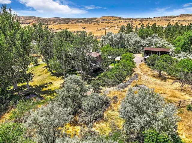 $680,000 | 4806 Salmon Creek Drive, Buhl, ID 83316