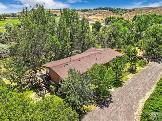 $680,000 | 4806 Salmon Creek Drive, Buhl, ID 83316