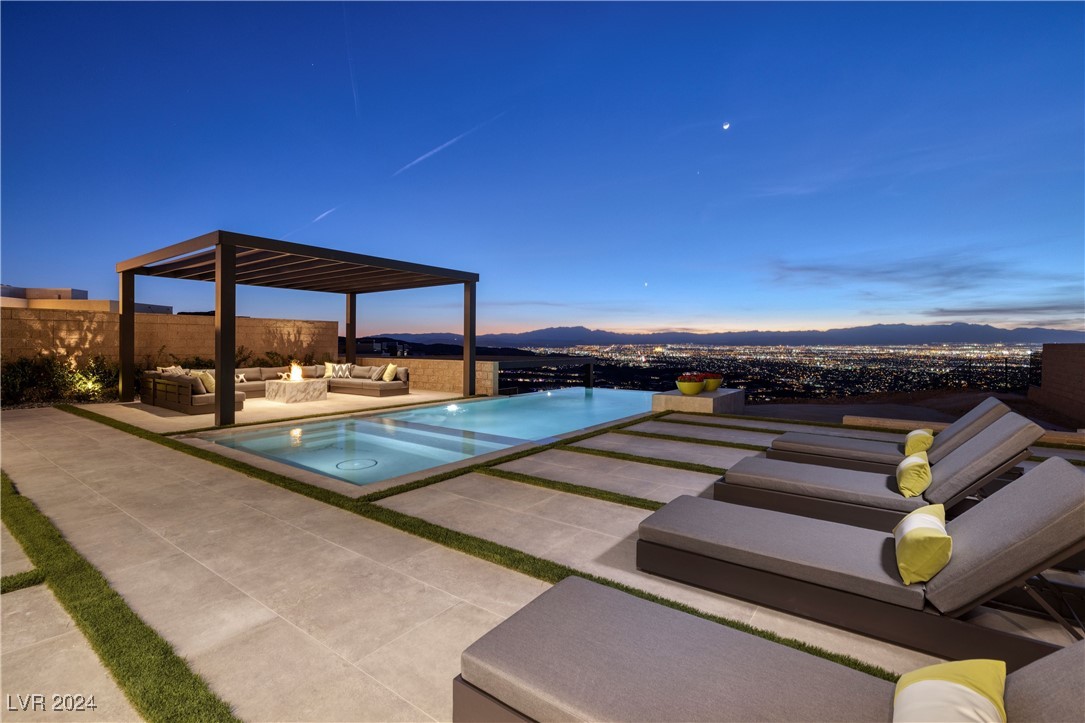 563 Overlook Rim Drive Henderson, NV 89012 - Photo 5 of 22 Residence 5 Model Back Yard