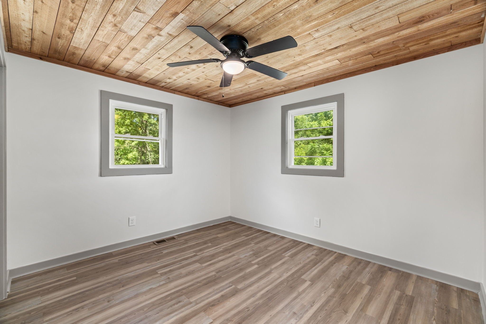 621 Dixon Branch Road Loretto, TN 38469 - Photo 4 of 19 Gallery Image 4
