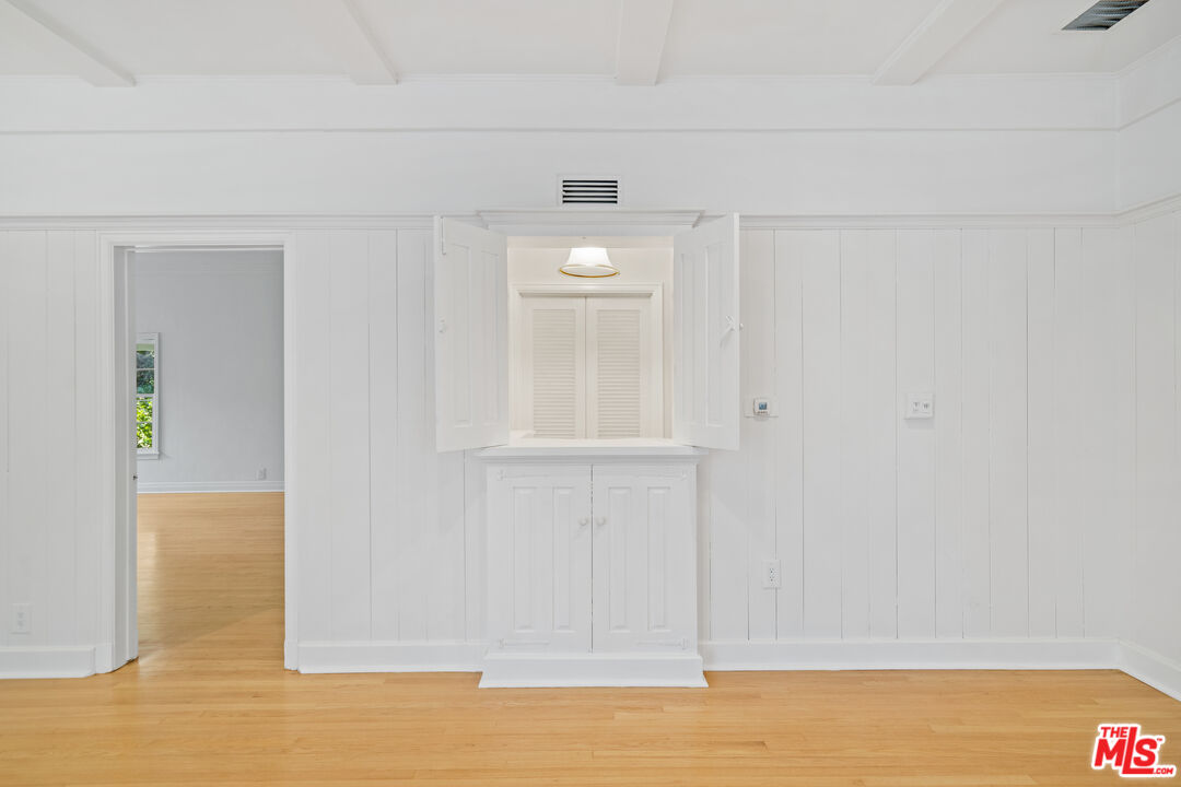 109 Homewood Road Los Angeles, CA 90049 - Photo 9 of 30