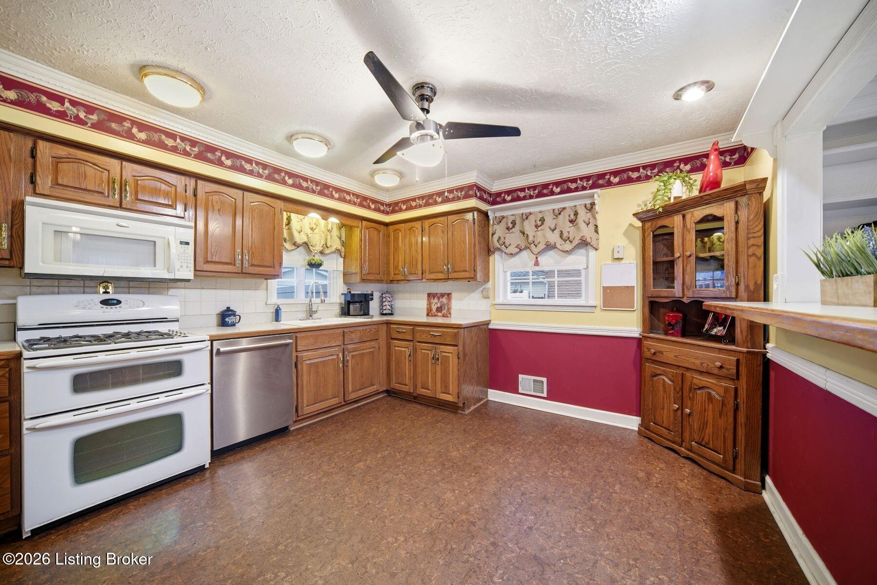 4810 Goepper Road Louisville, KY 40258 - Photo 14 of 88 photo_online_010